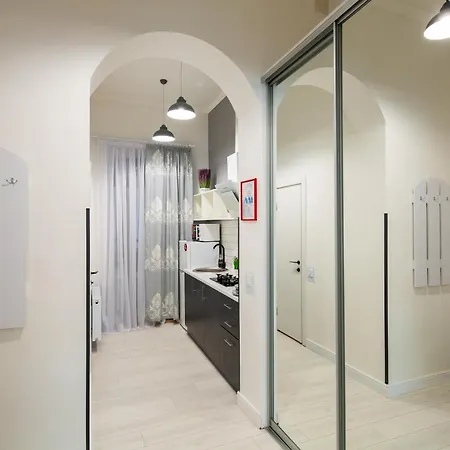 Alfa Grushevskoho 7 *