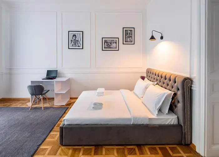 Apartment Alfa Grushevskoho 7 *